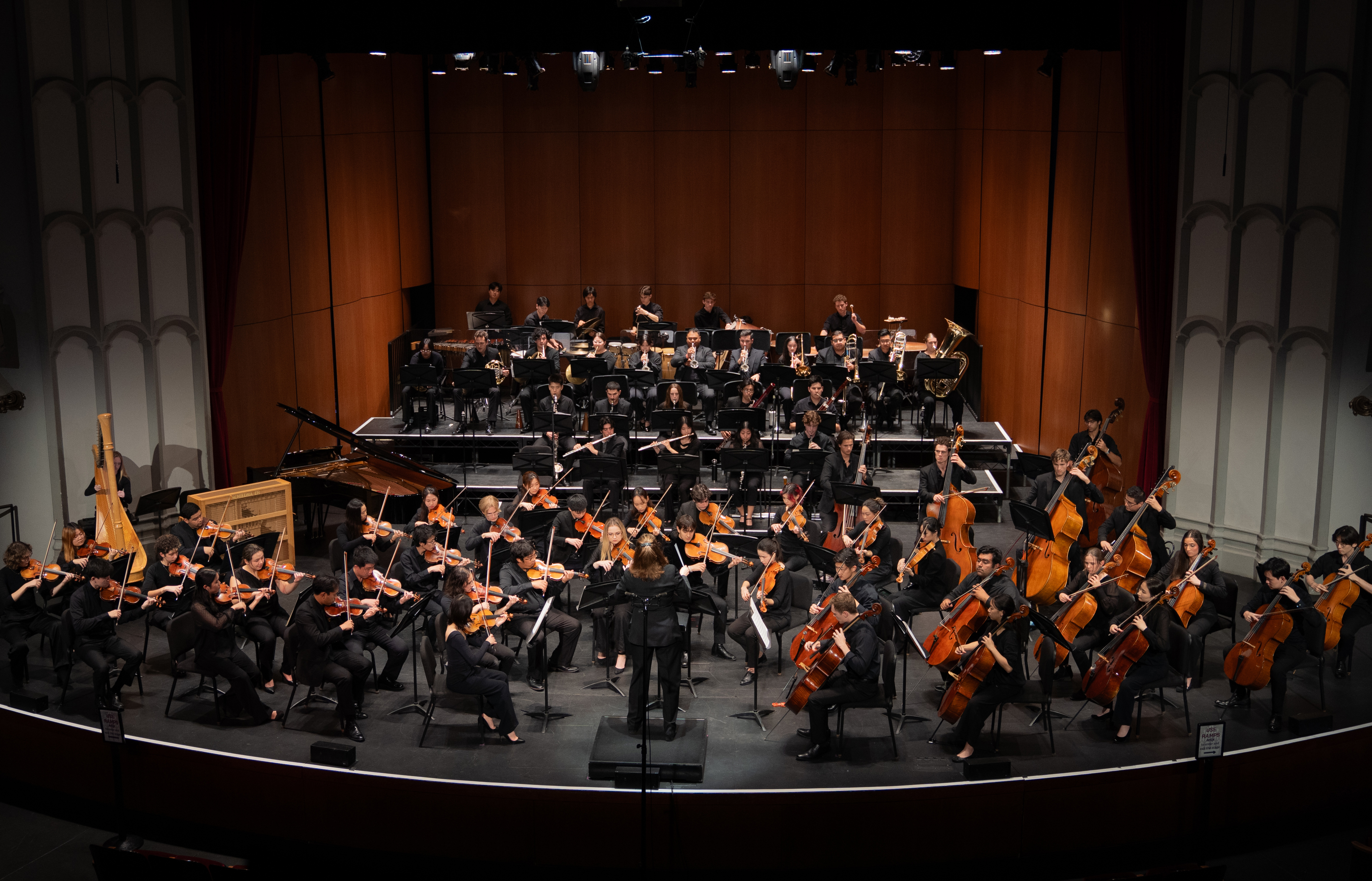 Resident conductor Sharon Lavery leads the USC Thornton Symphony.